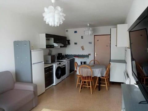 Dining area, minibar, pet friendly, washing machine