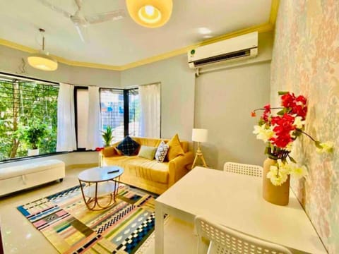 Living room, Seating area, Dining area, air conditioner