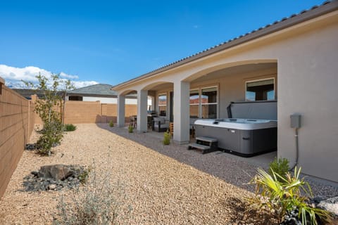 Crown Point home House in Washington