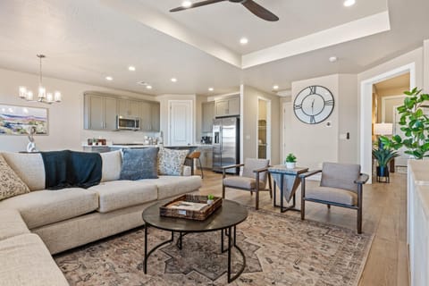 Crown Point home House in Washington