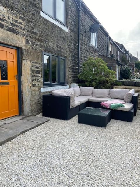 Pretty little cottage in the peaks House in High Peak District
