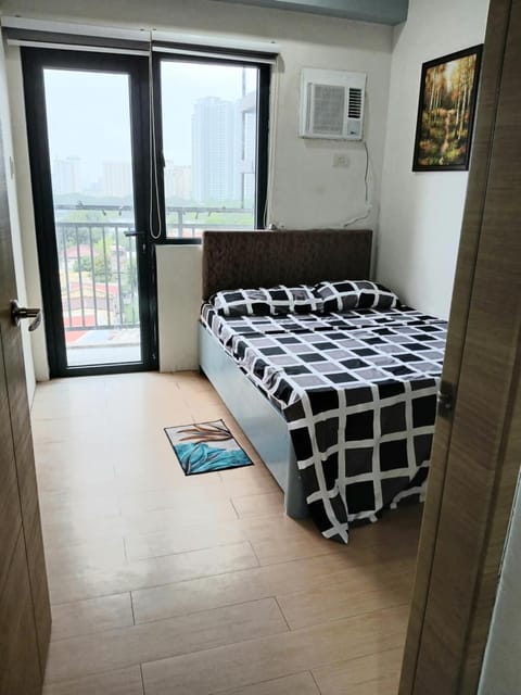 Bed, Bedroom, air conditioner