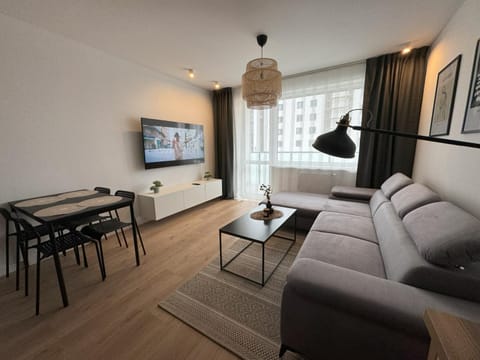 Communal lounge/ TV room, TV and multimedia, Living room, Seating area, Dining area, Evening entertainment