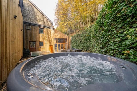 Hot Tub, Spa and wellness centre/facilities