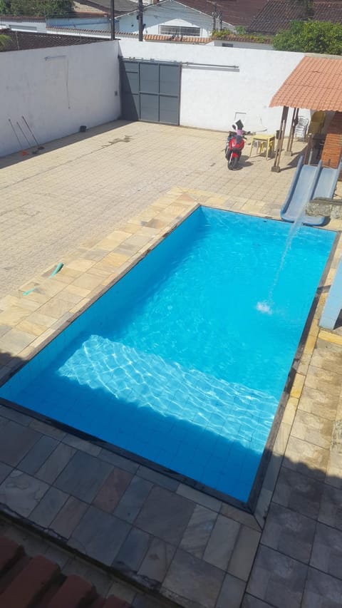 Swimming pool, Parking