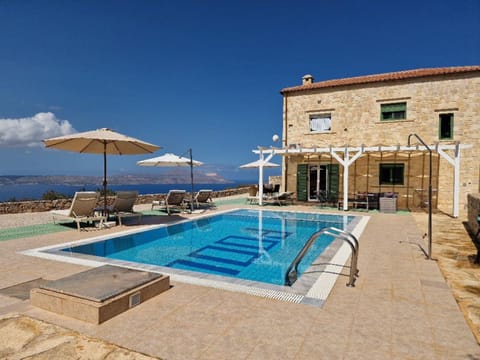 Sea view, Swimming pool, sunbed