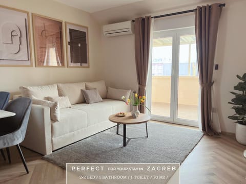 TV and multimedia, Balcony/Terrace, Balcony/Terrace, Living room, Text overlay, Family, internet, air conditioner