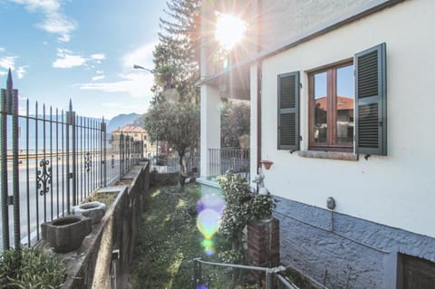 Property building, Patio, Spring, Natural landscape, Garden, View (from property/room), Balcony/Terrace, Garden view, Mountain view