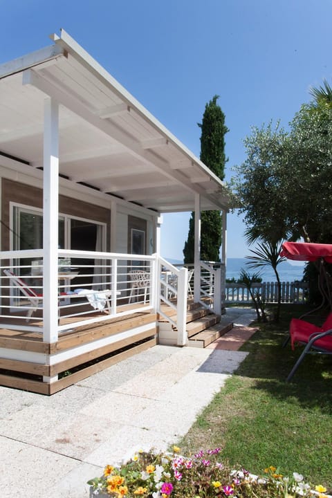 Property building, Natural landscape, Garden, View (from property/room), Balcony/Terrace, sunbed