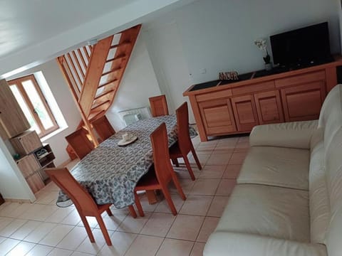 Le jardin d'Emile House in Bourgogne-Franche-Comté