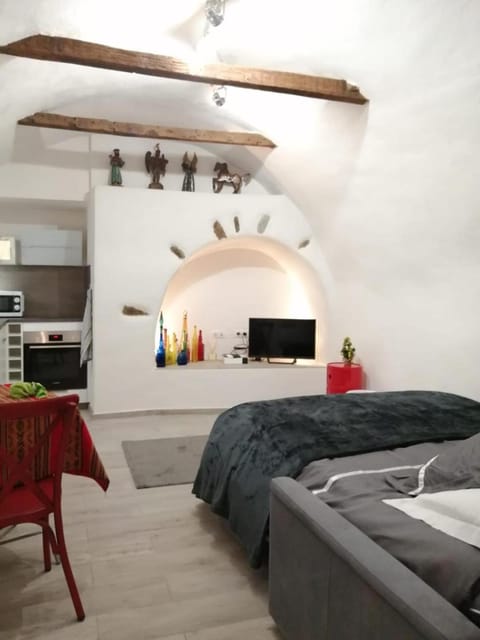 Bed, TV and multimedia