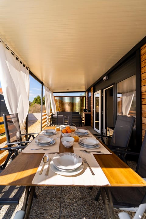 Mobile home Mariola Campground/ 
RV Resort in Šibenik-Knin County, Croatia