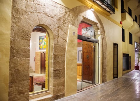 Facade/entrance, Facade/entrance