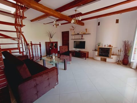 Communal lounge/ TV room