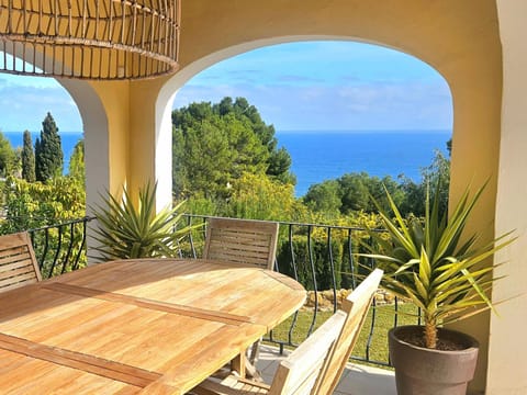 Patio, Natural landscape, View (from property/room), Balcony/Terrace, Balcony/Terrace, Dining area, Sea view