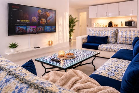 Communal lounge/ TV room, TV and multimedia, Living room