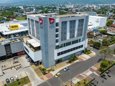 Property building, Facade/entrance, Day, City view