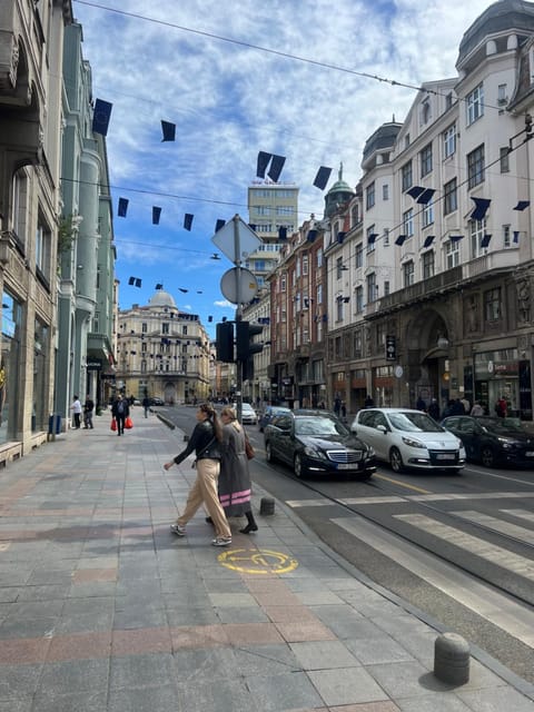 Neighbourhood, Street view, Location