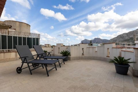 Patio, Day, Natural landscape, View (from property/room), Balcony/Terrace, Mountain view, sunbed
