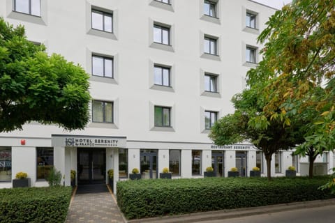 Property building, Facade/entrance, Lobby or reception