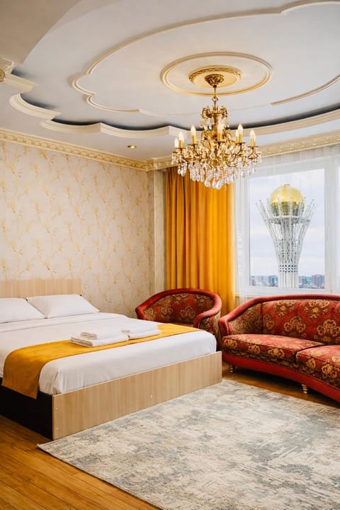 Bed, Living room, Photo of the whole room, City view, Landmark view