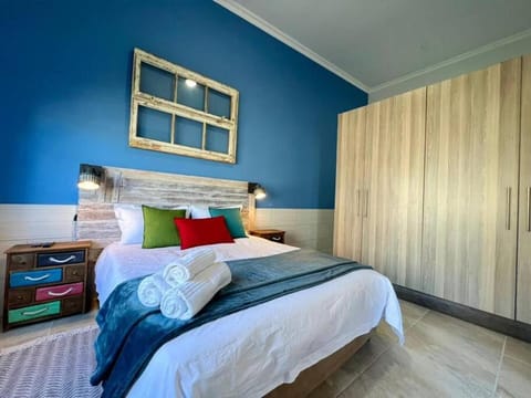 Bedroom, wardrobe