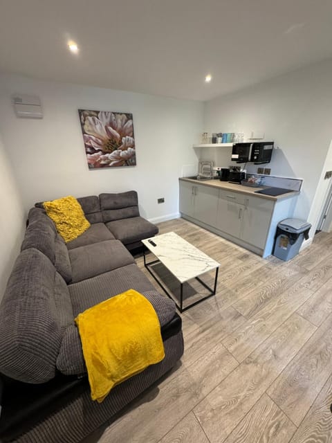 Kitchen or kitchenette, Living room, Seating area, Dining area, minibar