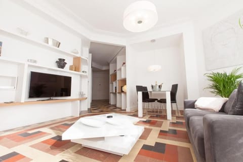 TV and multimedia, Living room, Dining area