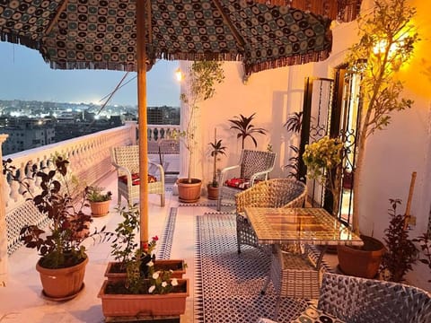 Balcony/Terrace, furniture