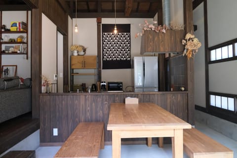 Dining area, kitchen