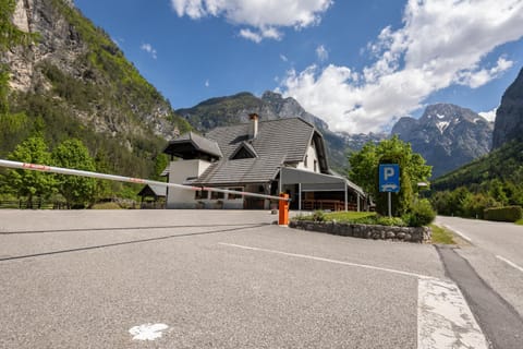 Property building, Day, Natural landscape, Mountain view, Parking