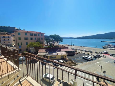 View (from property/room), City view, Sea view, Street view