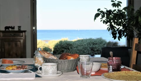 Sea view, Breakfast