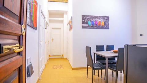 Facade/entrance, Dining area, kitchen