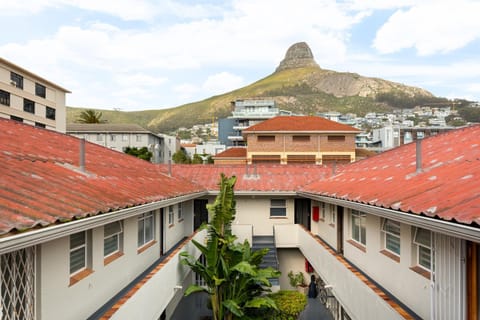 Shaftesbury 12 Apartment in Sea Point
