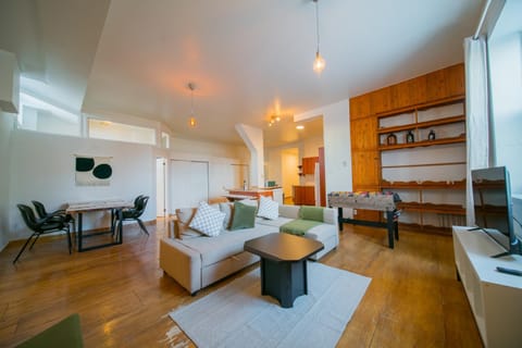 Living room, Seating area