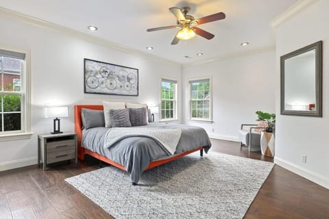 Club Coler- Ultimate Bike Home-Near DT House in Rogers