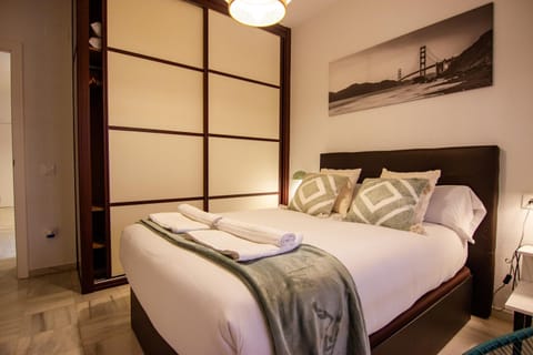 Bed, Photo of the whole room, Bedroom, towels, wardrobe