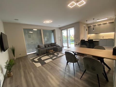 TV and multimedia, Living room, Dining area