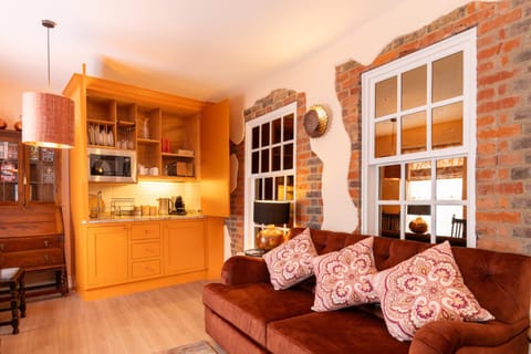 Kitchen or kitchenette, Living room, Seating area