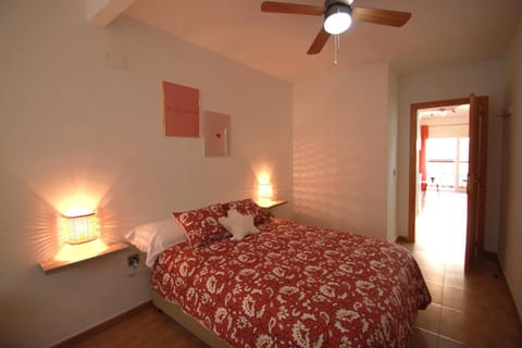Bedroom, fireplace