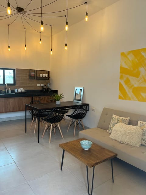 Kitchen or kitchenette, Seating area, Dining area