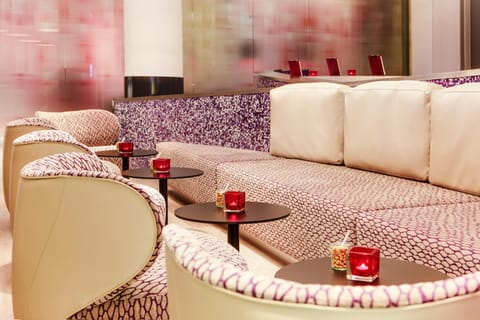 Lounge or bar, Seating area