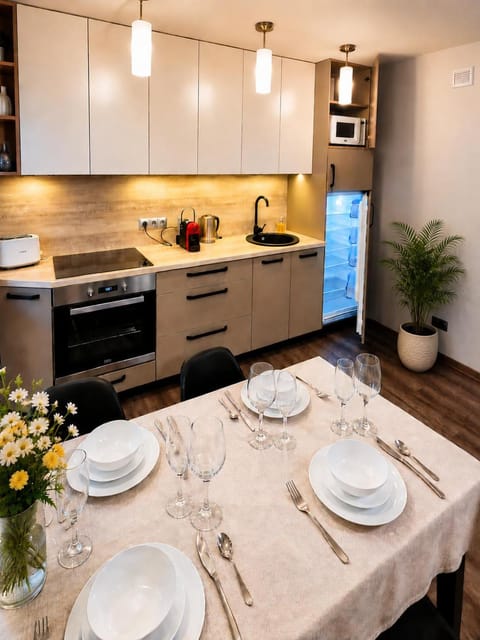 microwave, kitchen