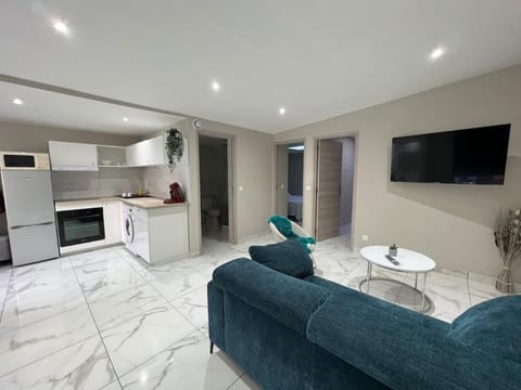 Communal lounge/ TV room, TV and multimedia, Living room, minibar, pet friendly, stove