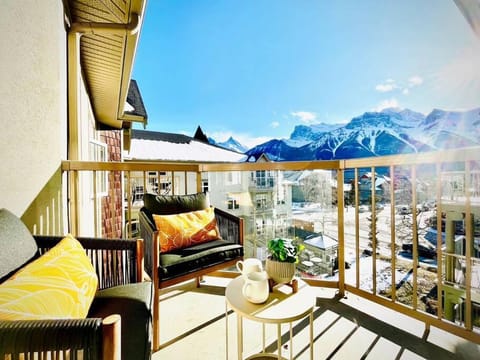 View (from property/room), Balcony/Terrace, Seating area