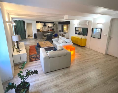 Loft climatisé 113m2 - 6 personnes - Quartier du Panier Apartment in Marseille
