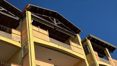 Property building, Balcony/Terrace