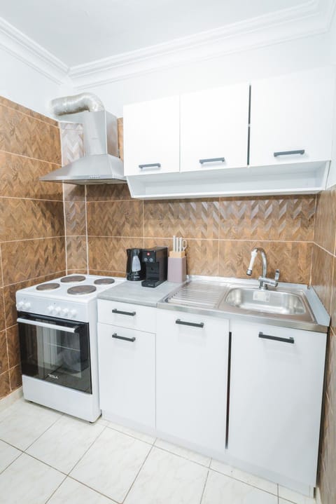 Coffee/tea facilities, kitchen
