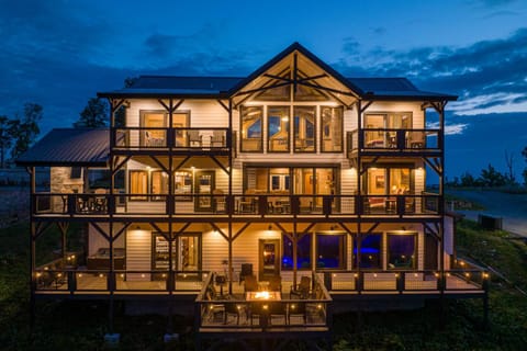 Swimmin 'N Da Clouds House in Gatlinburg